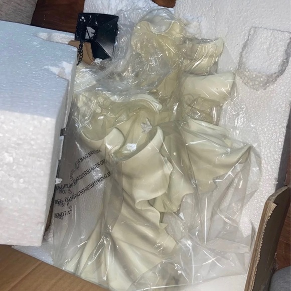 Resin Lantern Ghost - Picture 1 of 3